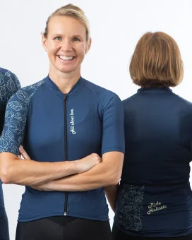A cycle jersey with a navy body and a subtle leaf motive on the sleeve | Cycling Jersey